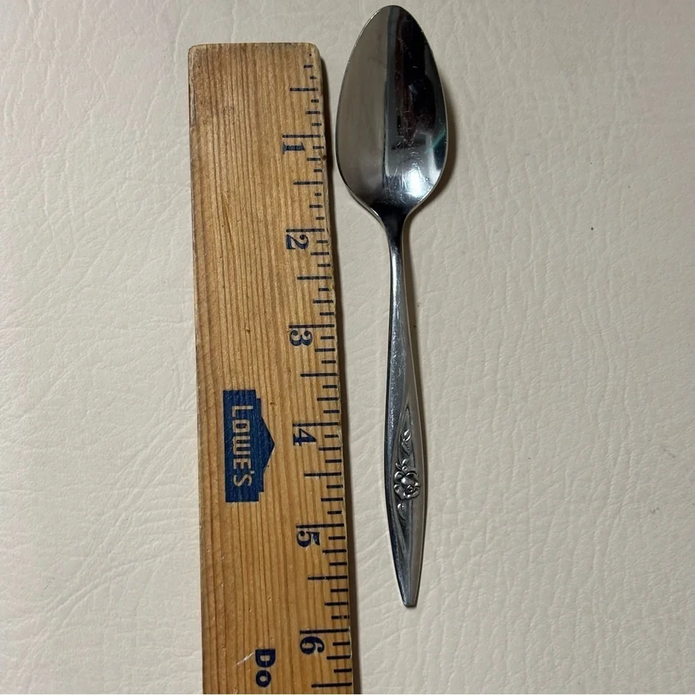 Lasting Rose by Oneidacraft Deluxe Stainless 4 Spoons 2 Forks